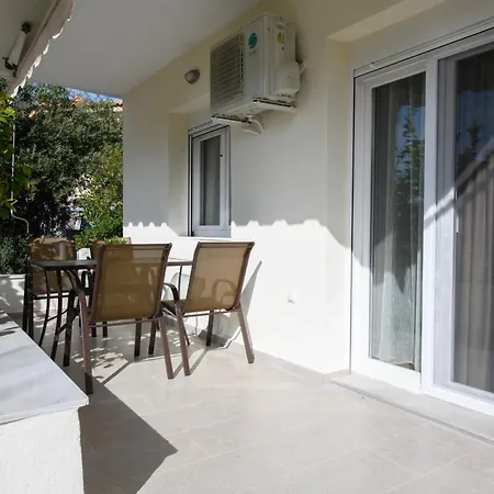 Secret Garden * Λιμένας